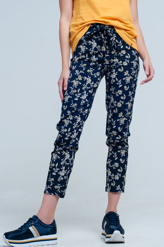 Q2 Pantalon estampado flores con cinturon