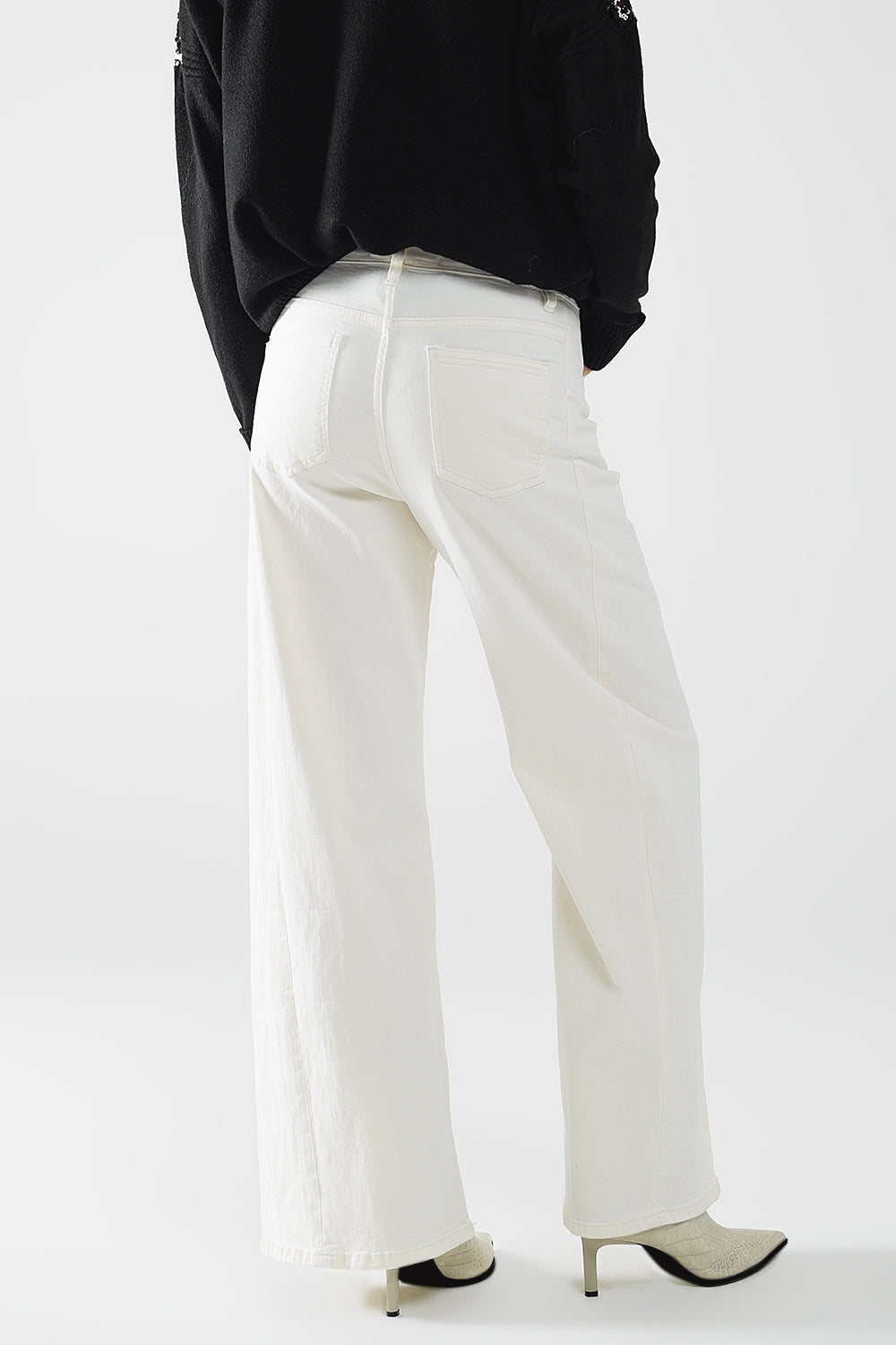 Pantalón extra ancho en color crema