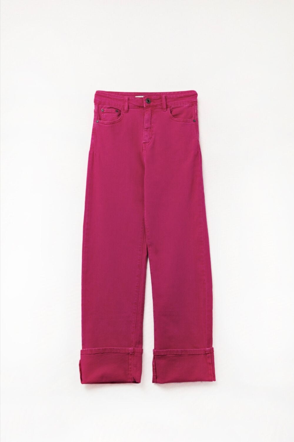 Pantalón recto con bajo recortado en magenta