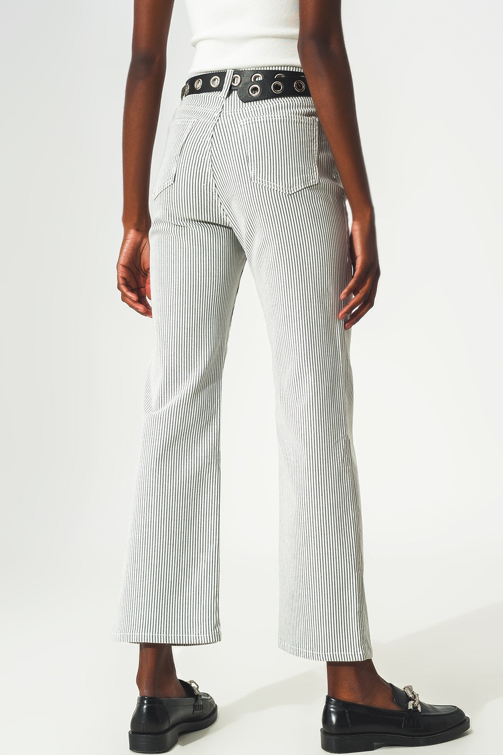 Pantalones acampanados a rayas grises