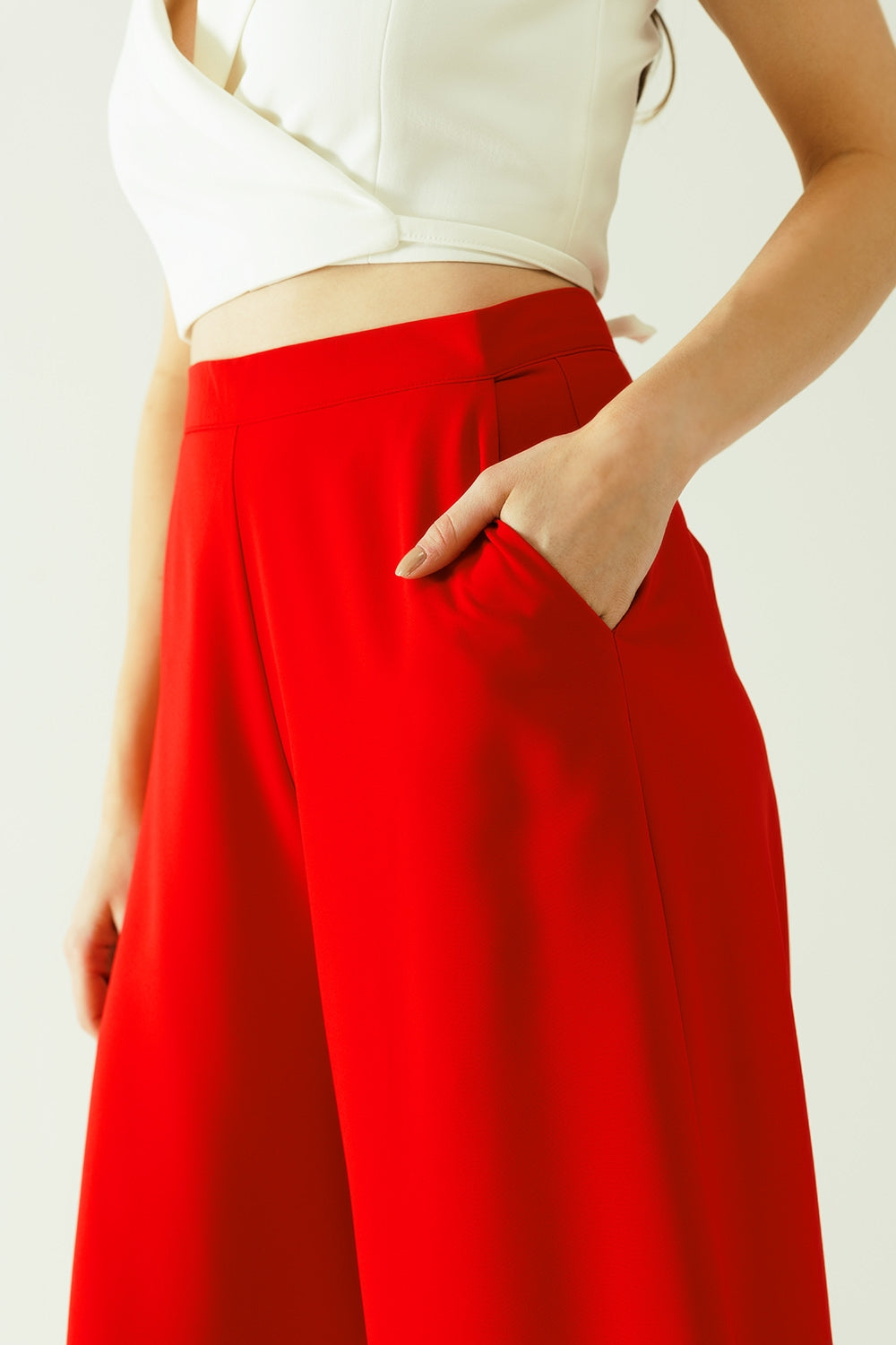 Pantalones acampanados amplios básicos rojos