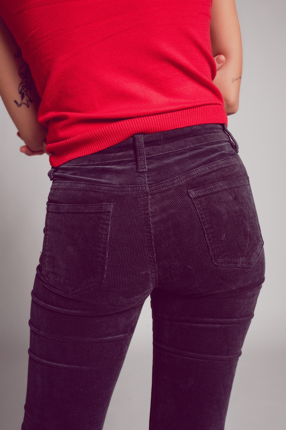 Pantalones acampanados de pana en color marron