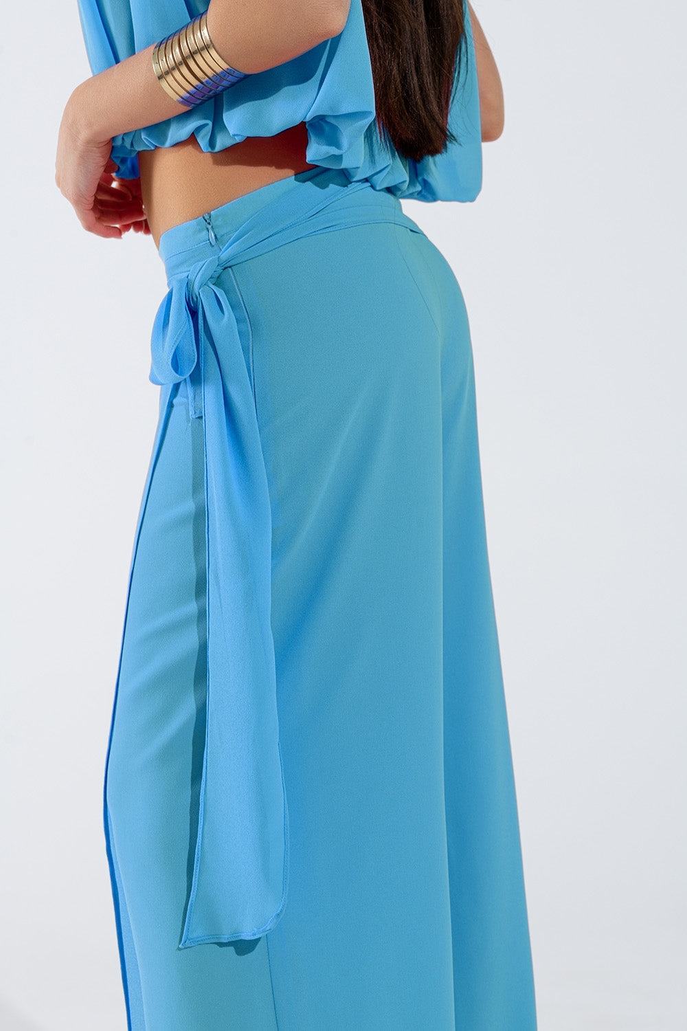 Pantalones anchos azul claro Falda superpuesta atada a un lado