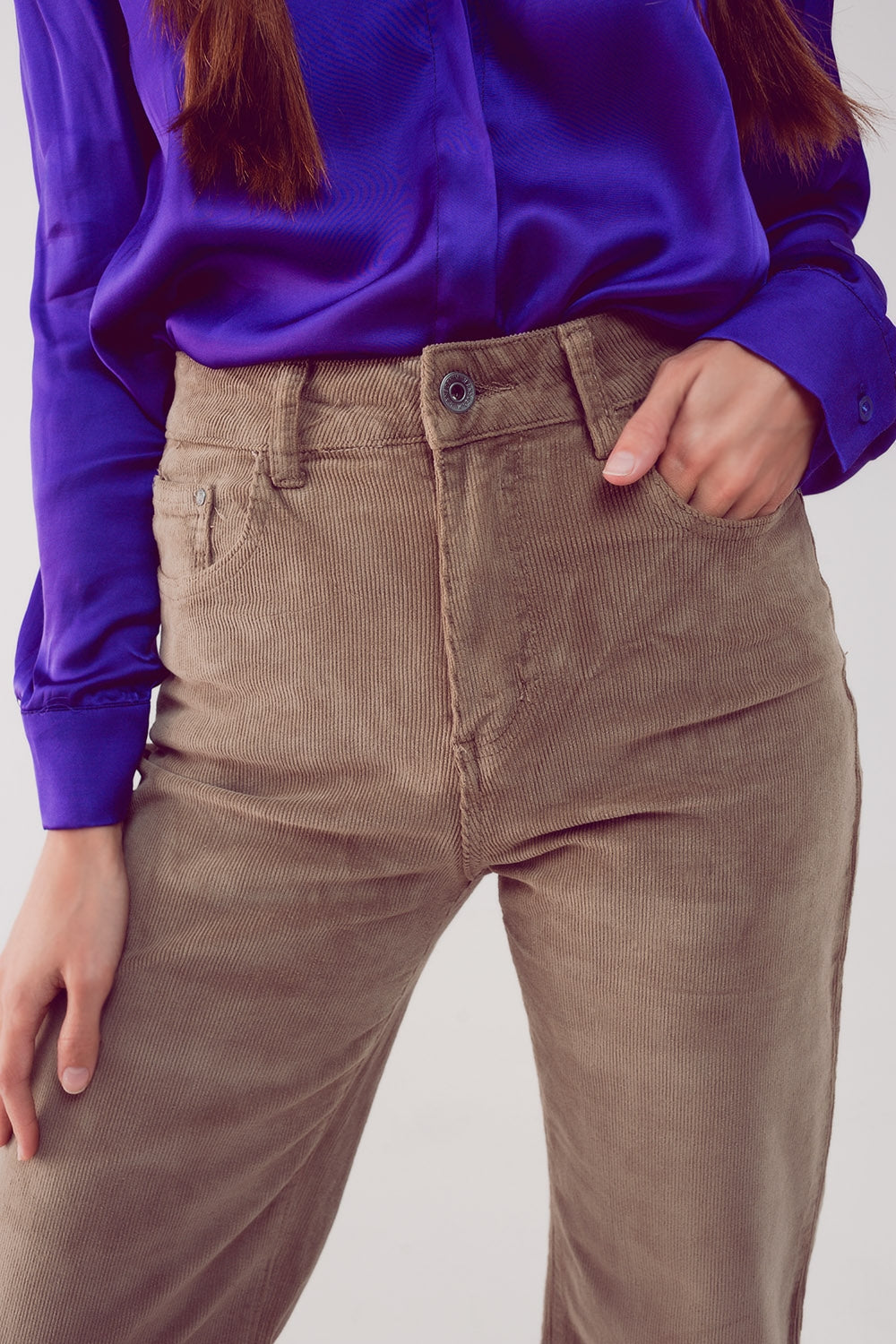 Pantalones capri beige de pana