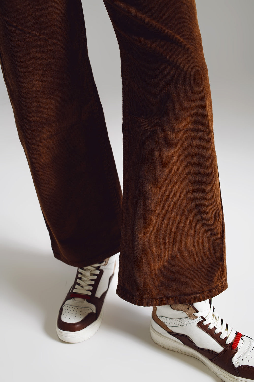 Pantalones capri marron de pana