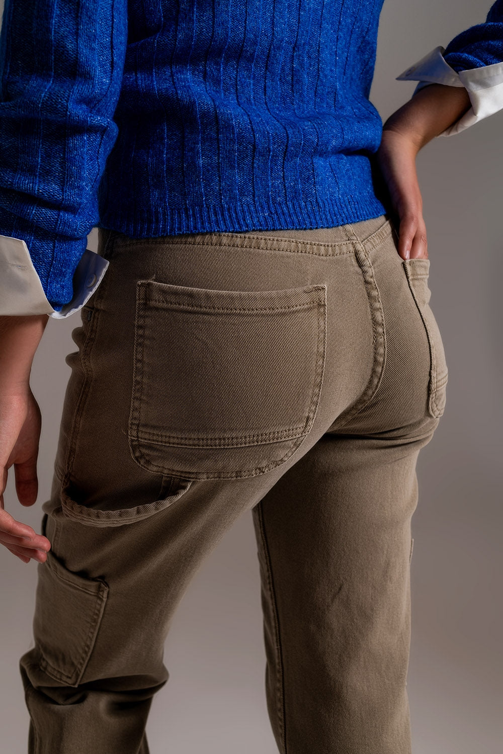 Pantalones cargo de pierna recta en marrón beige