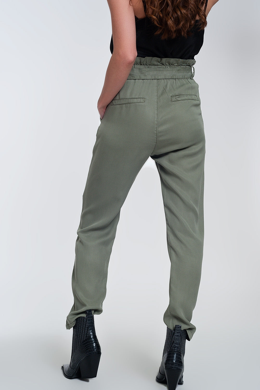 Pantalones con lazada en la cintura en verde
