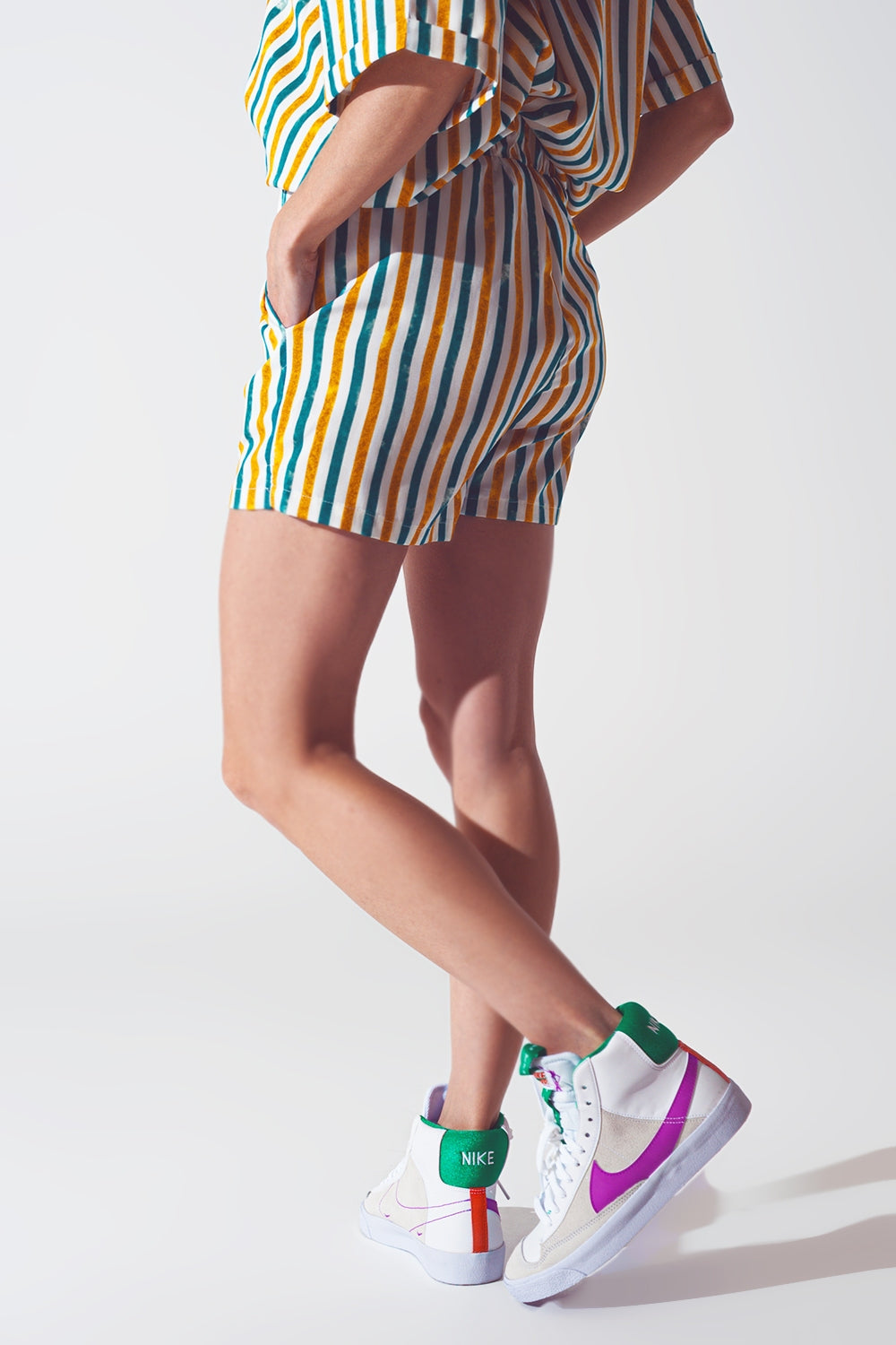 Pantalones cortos a rayas verdes