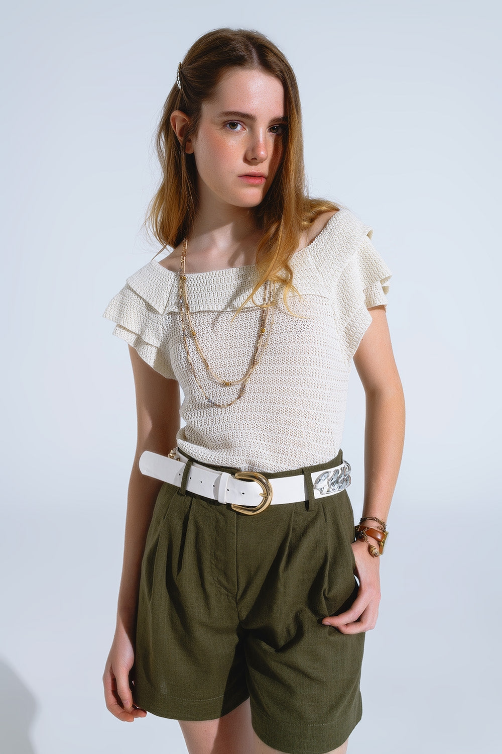 Pantalones cortos caqui con bolsillos y cintura elástica