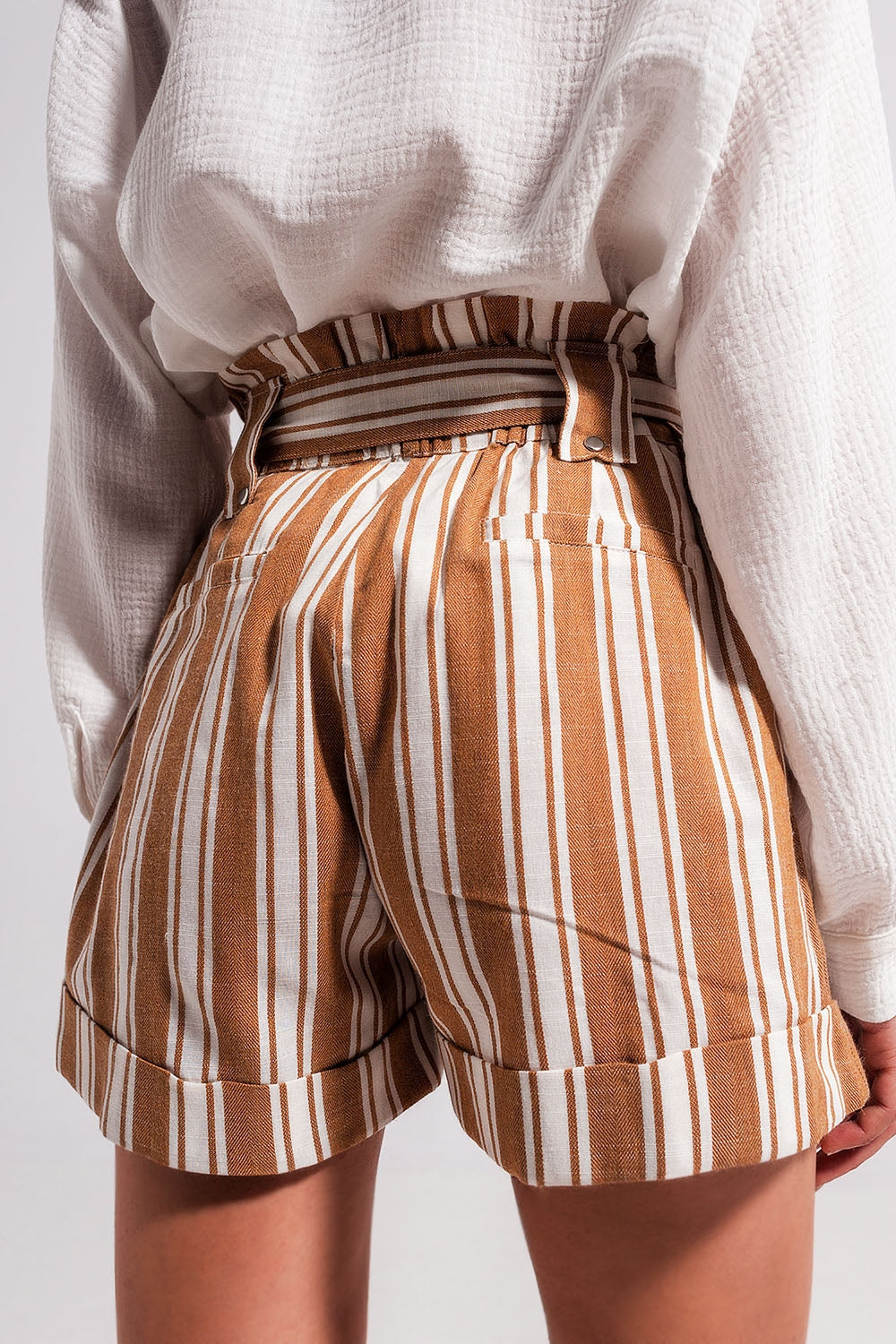 Pantalones cortos con cintura paperbag
