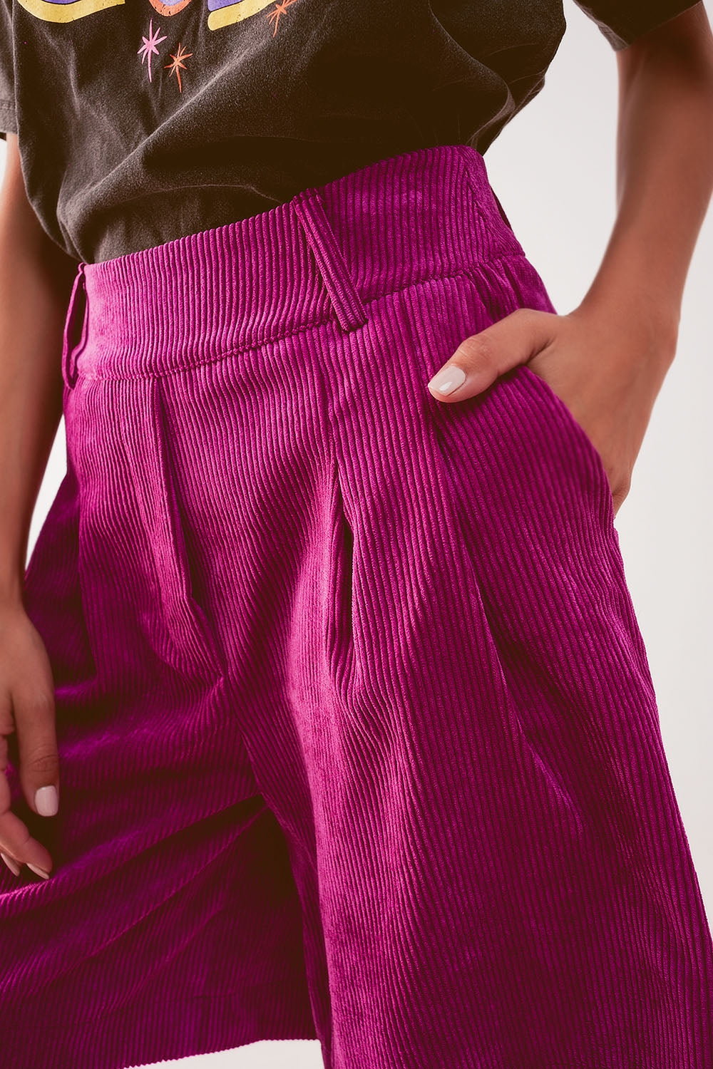 Pantalones cortos de pana fucsia de corte largo