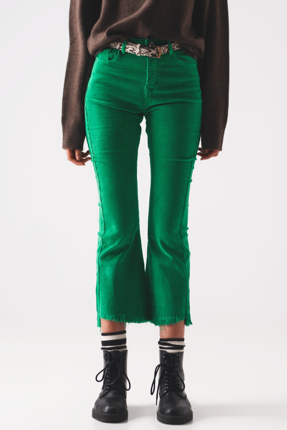 Pantalones de campana color verde intenso de pana