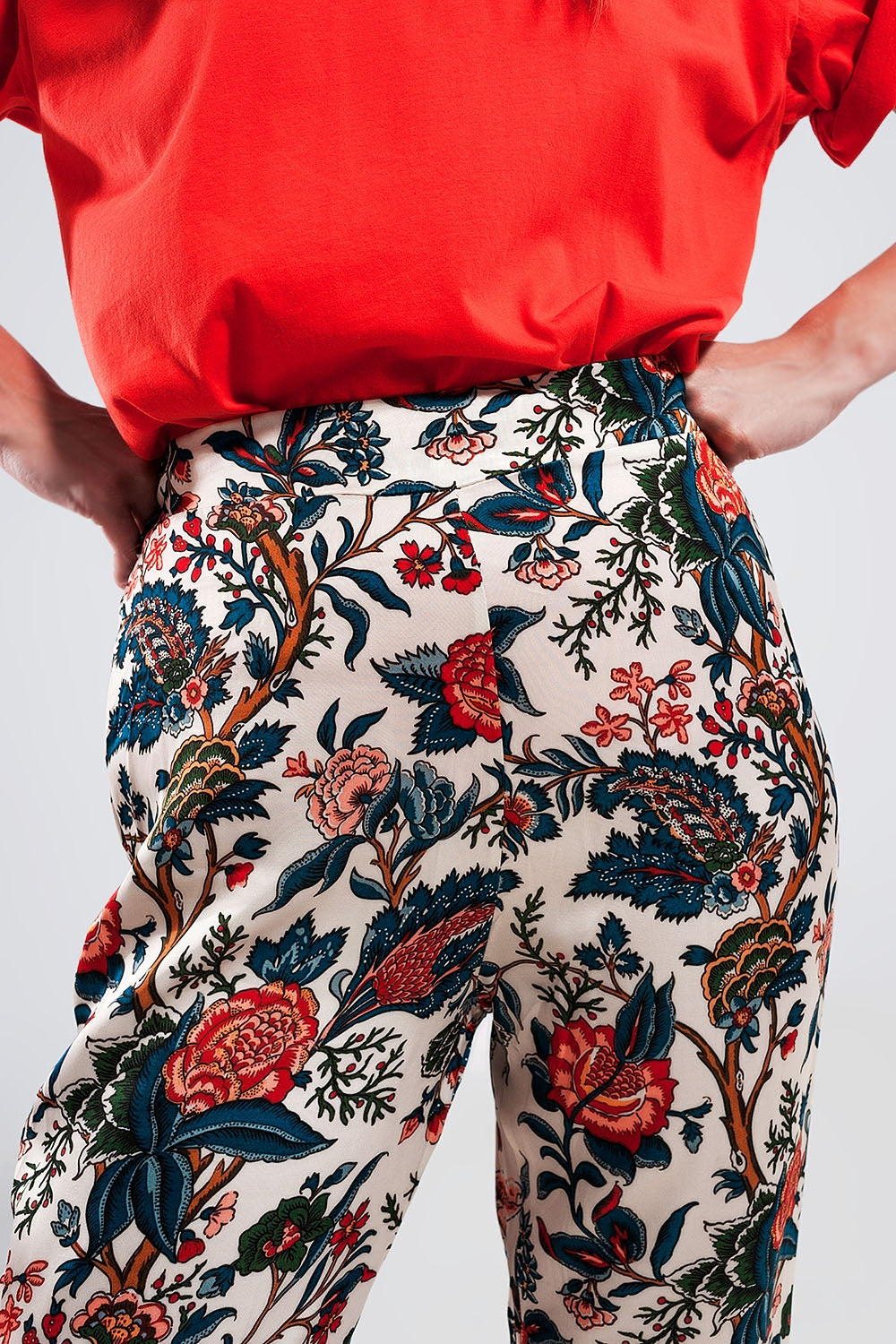 Pantalones de pernera ancha con estampado de cachemir beige