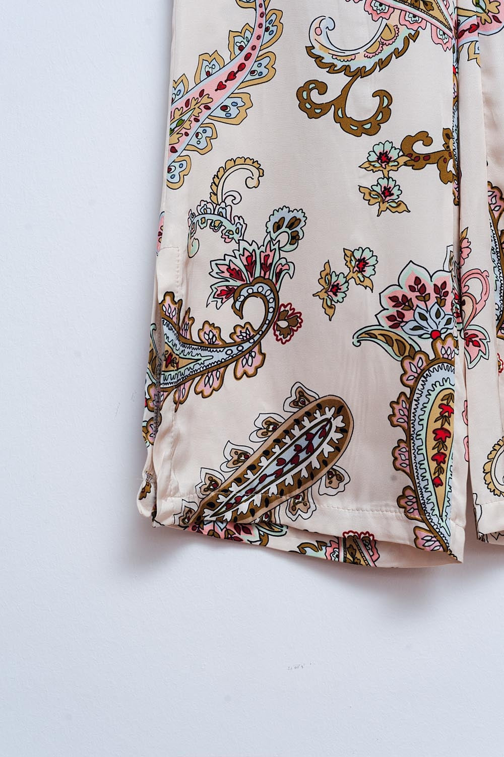 Pantalones de pernera ancha con estampado de cachemir