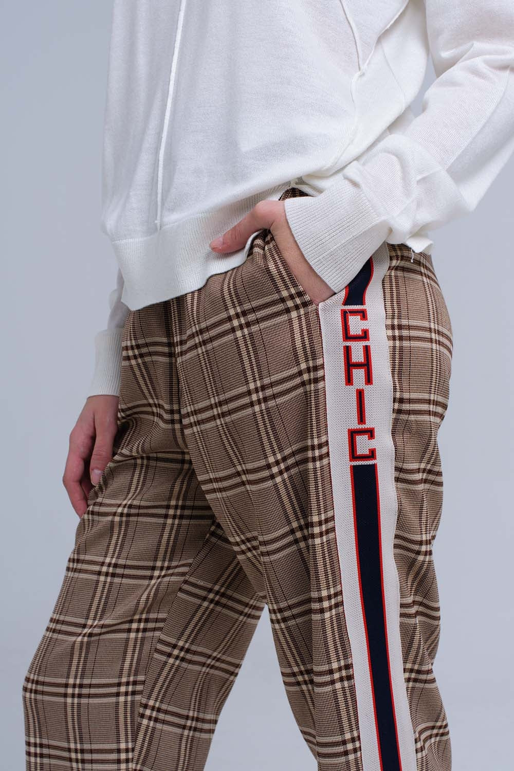 Pantalones de tartán marrón