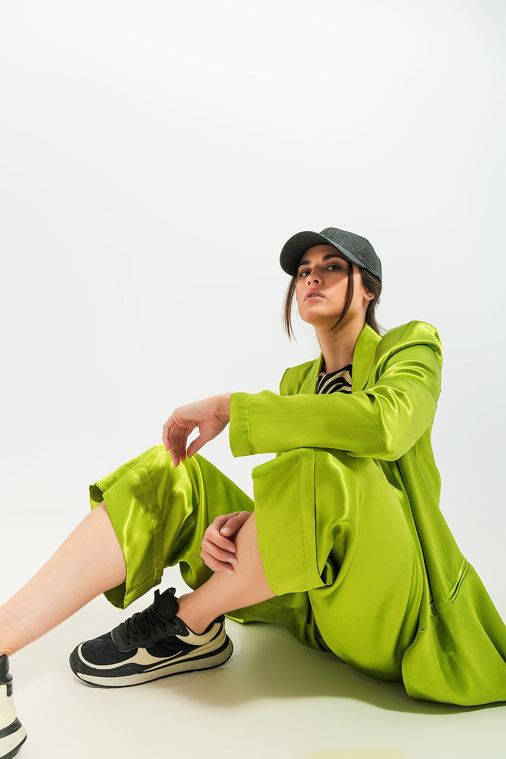 Pantalones de traje de pernera ancha de satén verdes