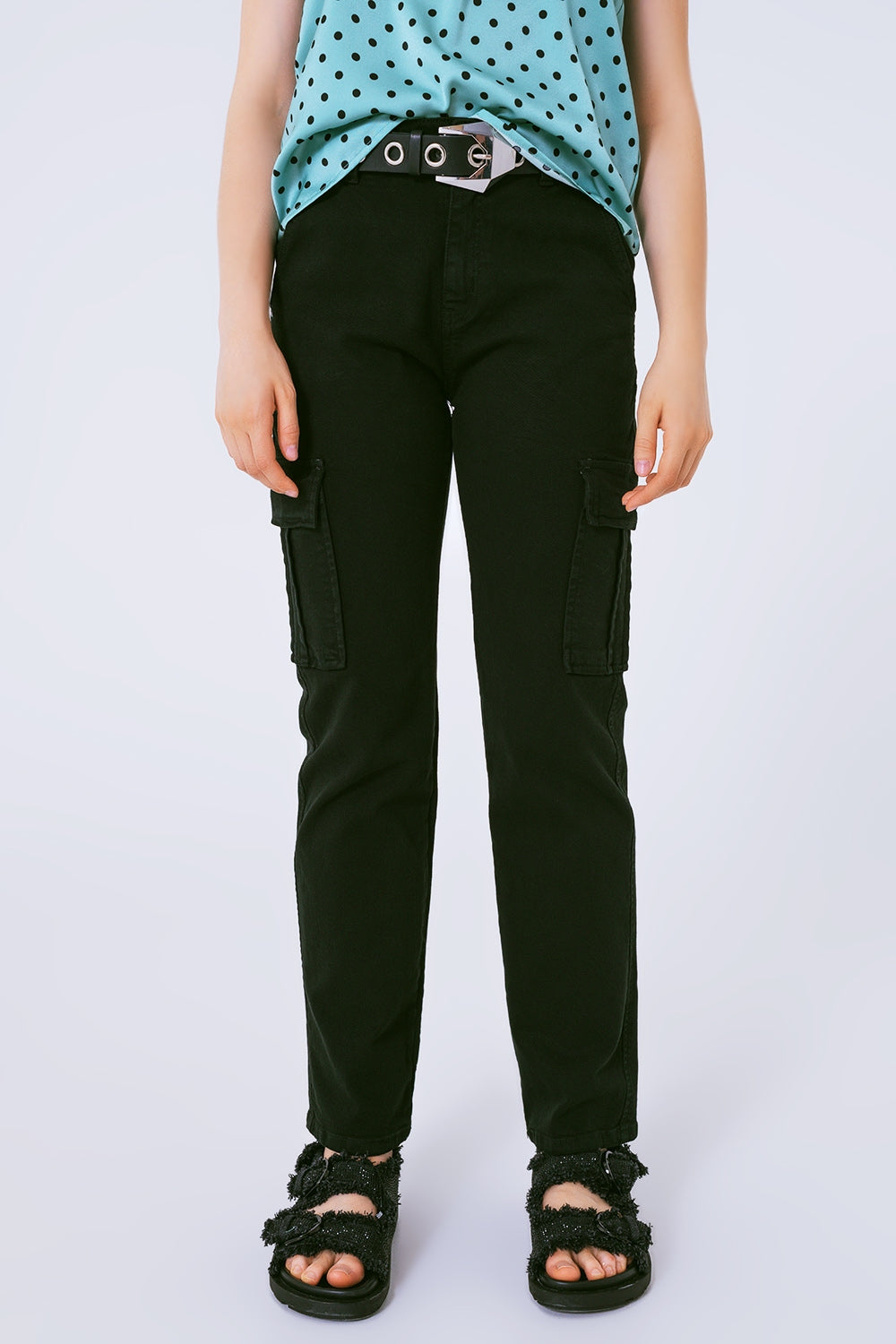 Pantalones estilo cargo en negro