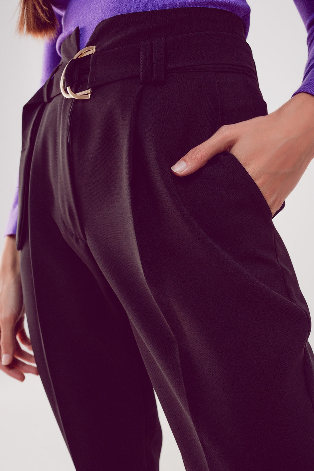 Pantalones pitillo negros con cintura estilo paperbag