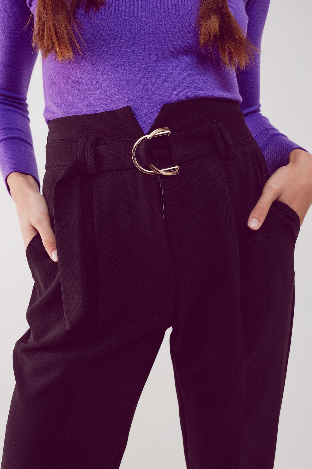 Pantalones pitillo negros con cintura estilo paperbag