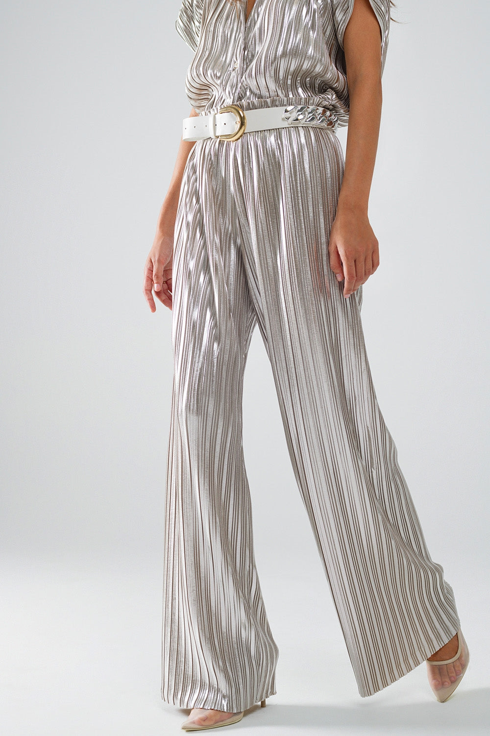 Pantalones plisados plateados con cintura elástica