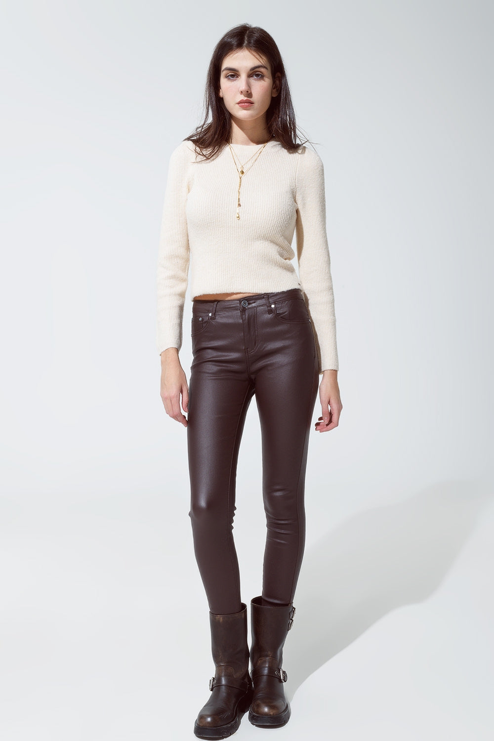 Pantalones super pitillo de efecto polipiel en marrón oscuro