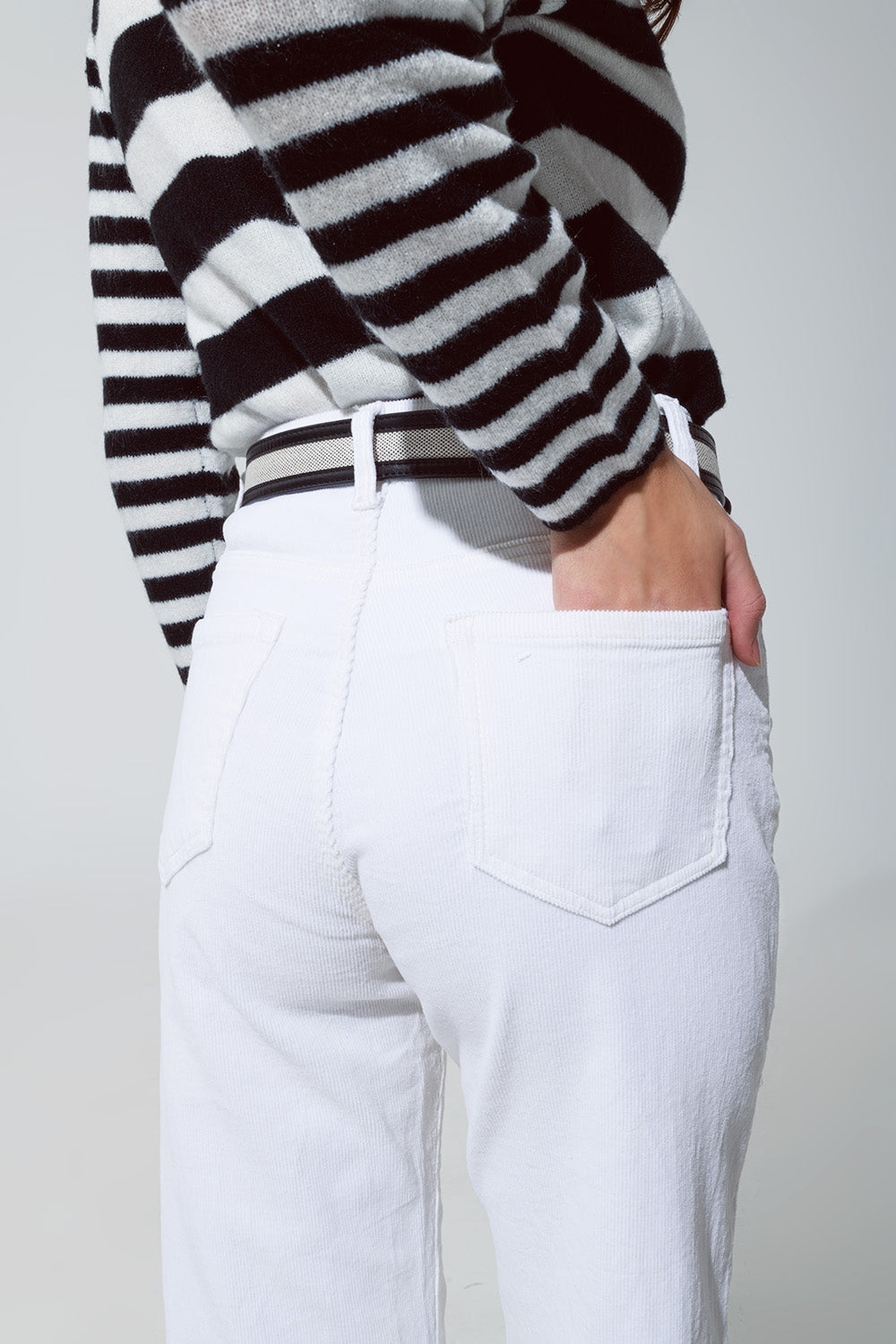 Pantalones tobilleros de pana en blanco