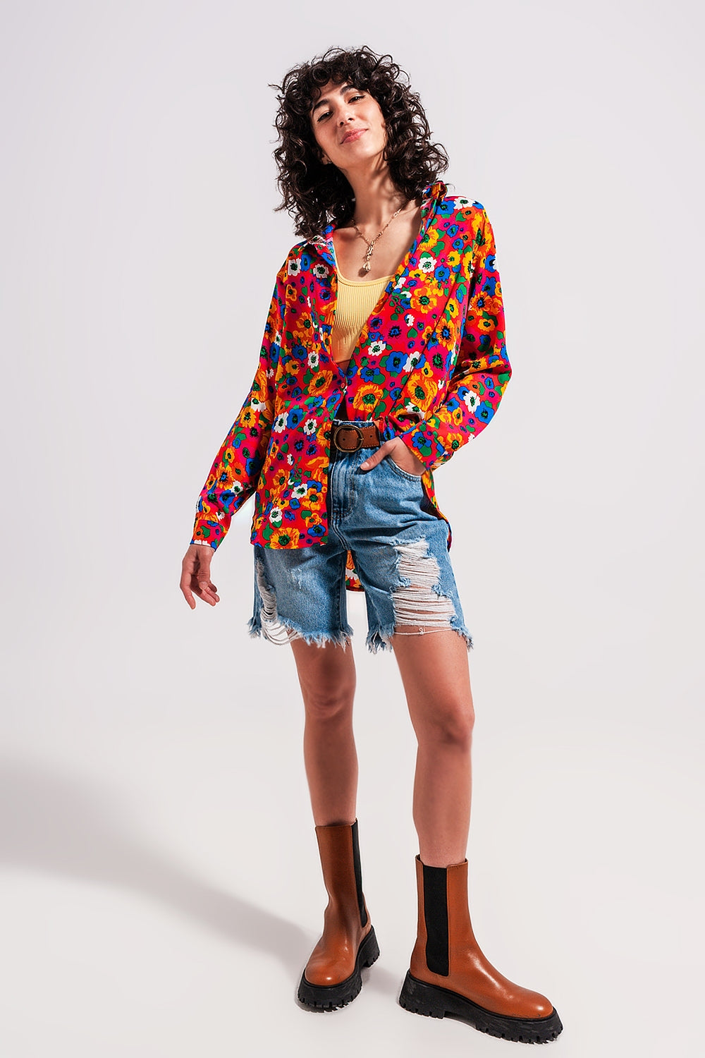 Shorts vaqueros azul claro con detalles deshilachados