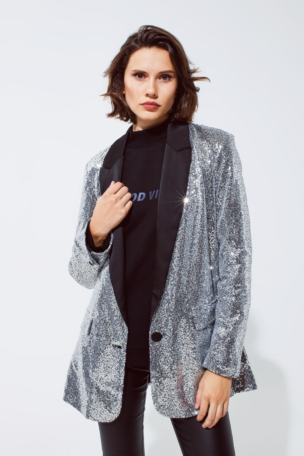 Smoquin Blazer de lentejuelas plateadas con solapas de raso negro