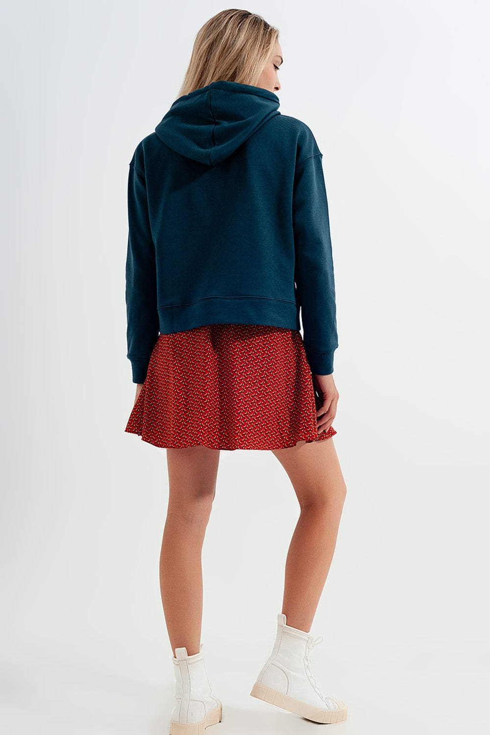 Sudadera verde con capucha