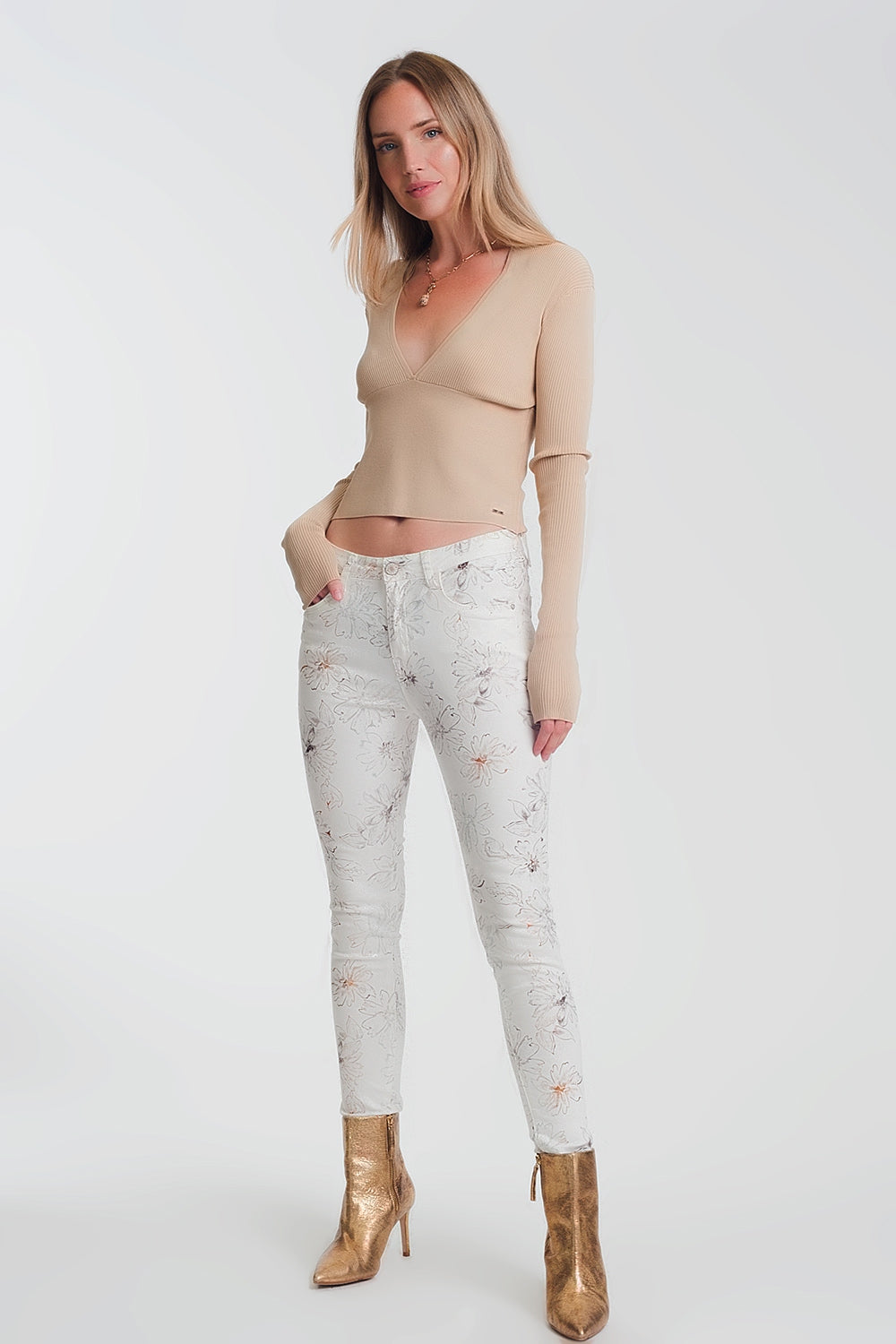 Sueter de canale en beige de cuello pico