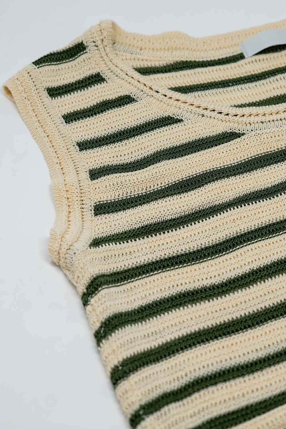 Top de punto sin mangas color crema con rayas khaki