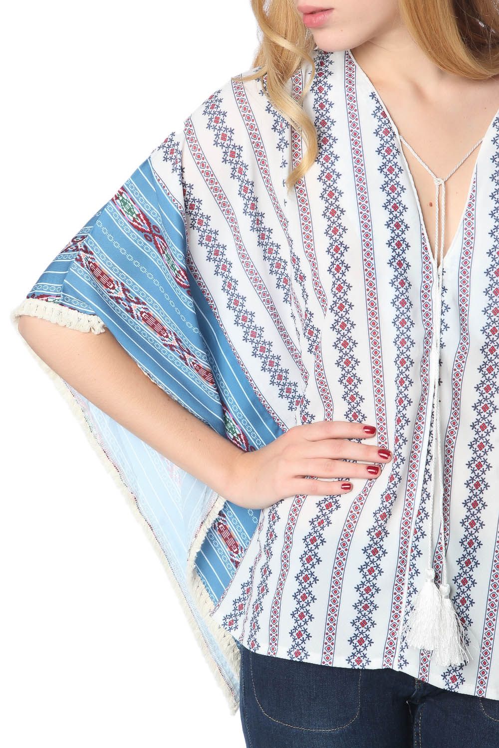 Top extragrande estilo poncho con estampado tribal azul
