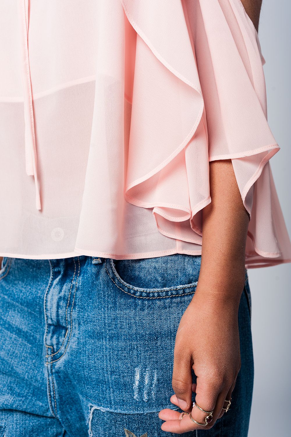 Top vaporoso en color rosa claro
