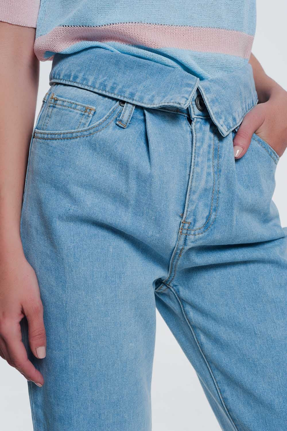 Vaqueros Mom con detalle en la parte delantera plisado y cintura doblada