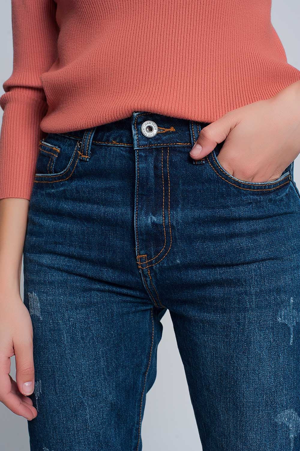 Vaqueros Mom de corte slim y talle alto con rotos en la parte frontal en azul