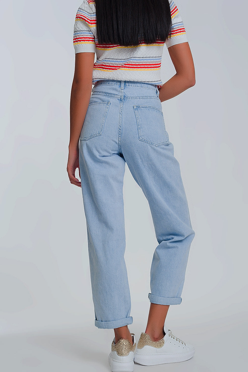 Vaqueros mom de talle alto con azul claro