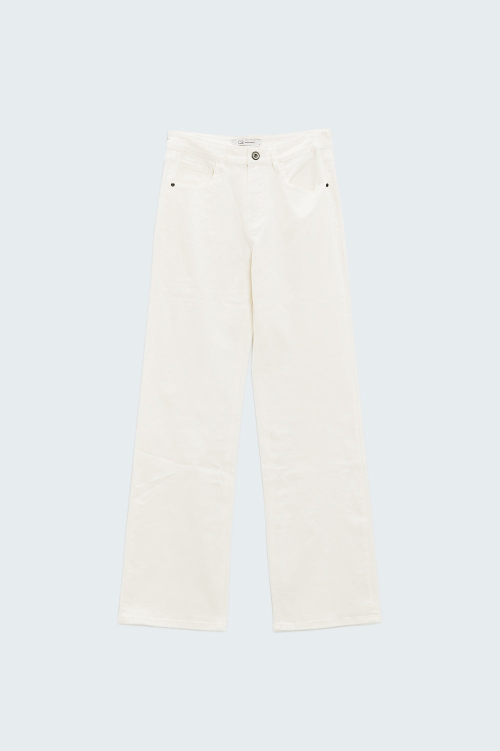 Vaqueros rectos de denim elástico con 5 bolsillos en blanco