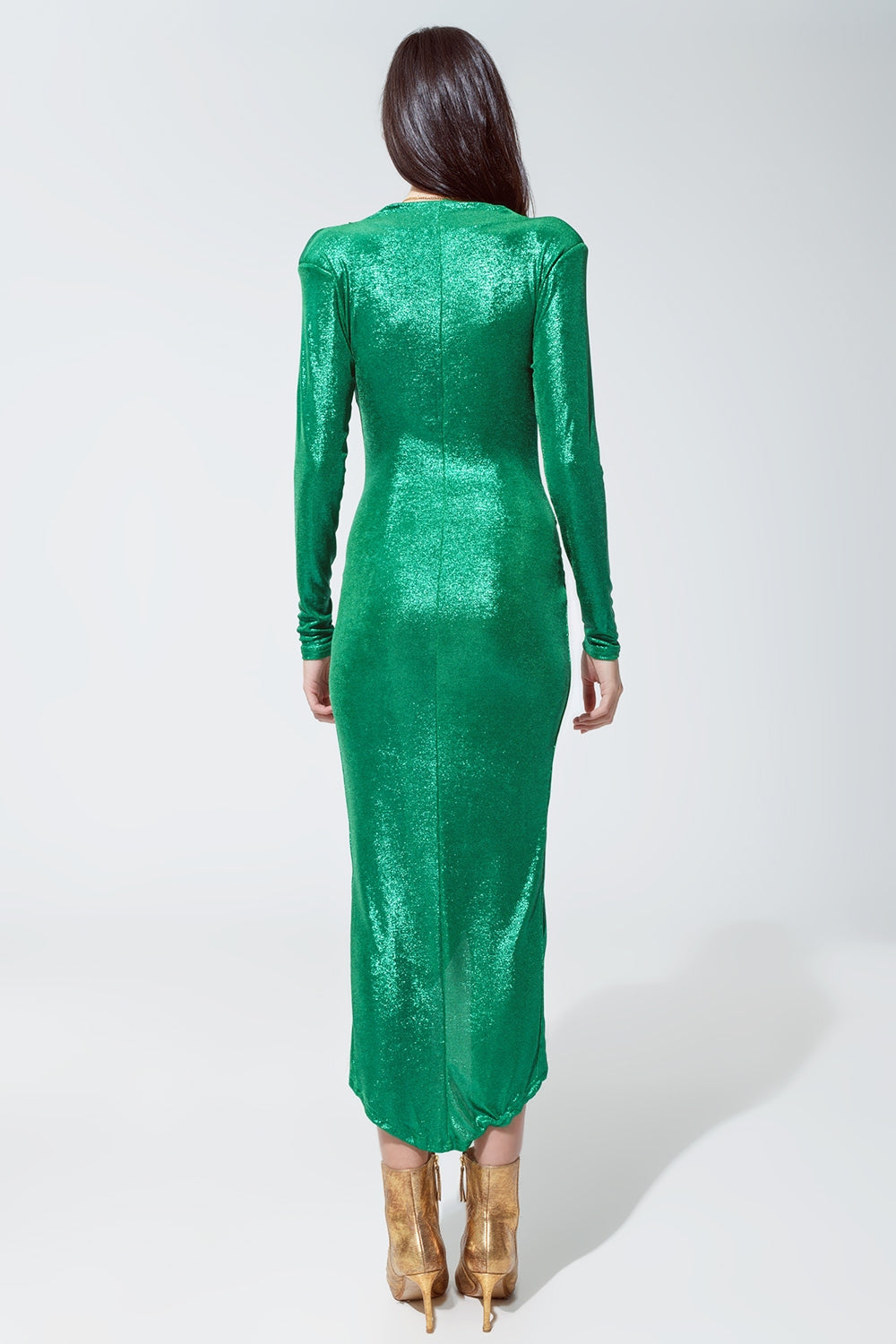 Vestido de fiesta con escote en verde metalizado