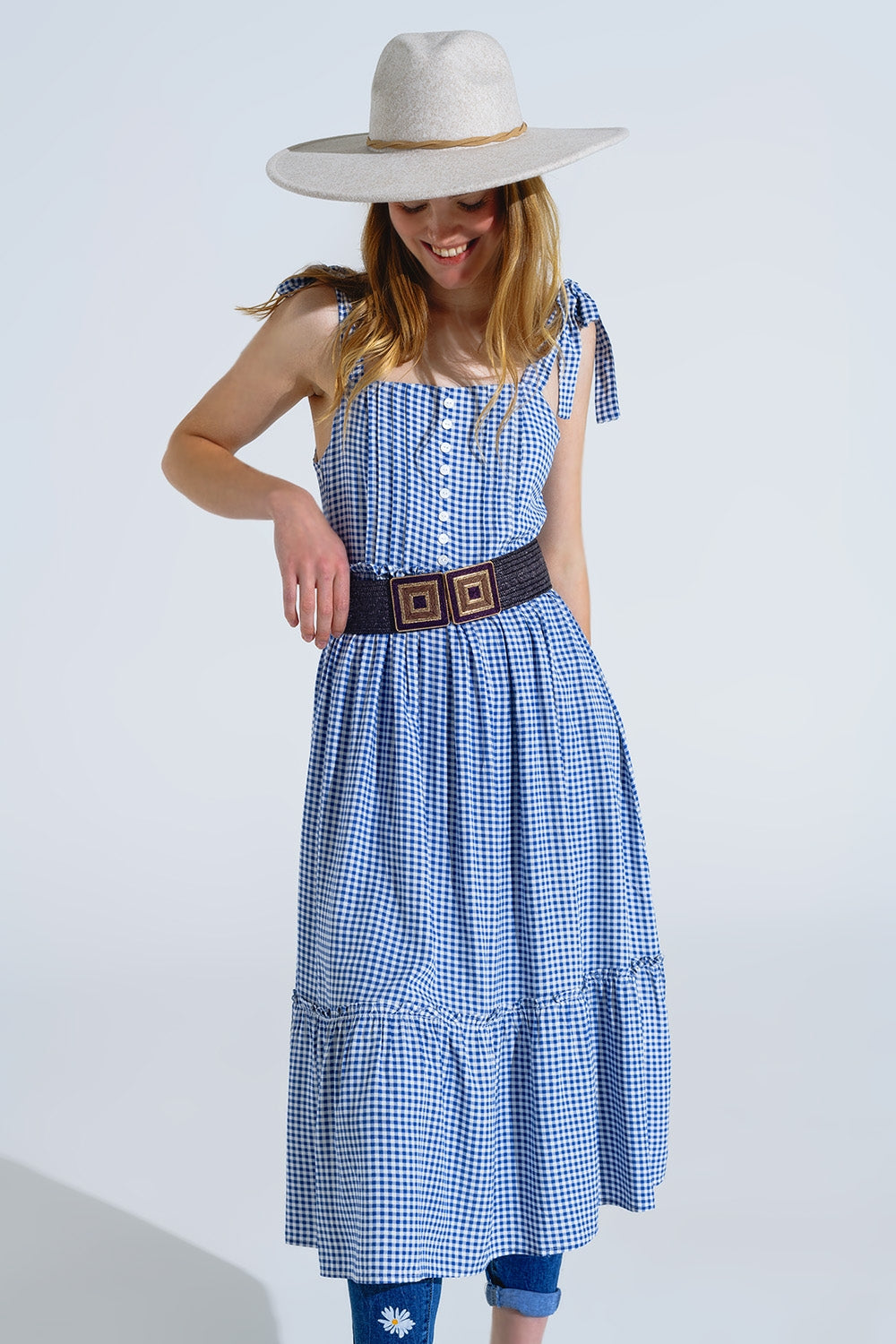 Vestido de guinga azul y blanco en línea A con tirantes ajustables