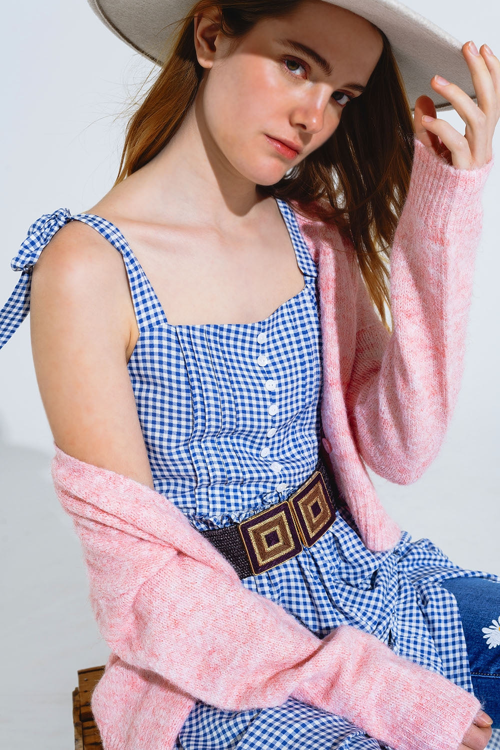 Vestido de guinga azul y blanco en línea A con tirantes ajustables