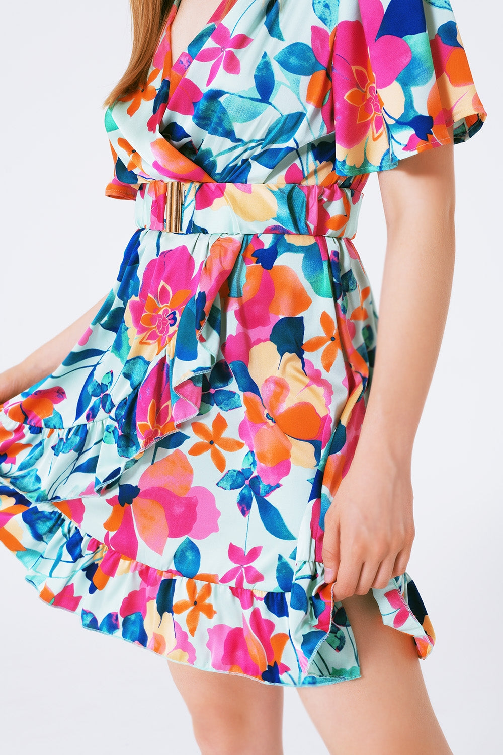Vestido de raso suave estampado flores con cinturon