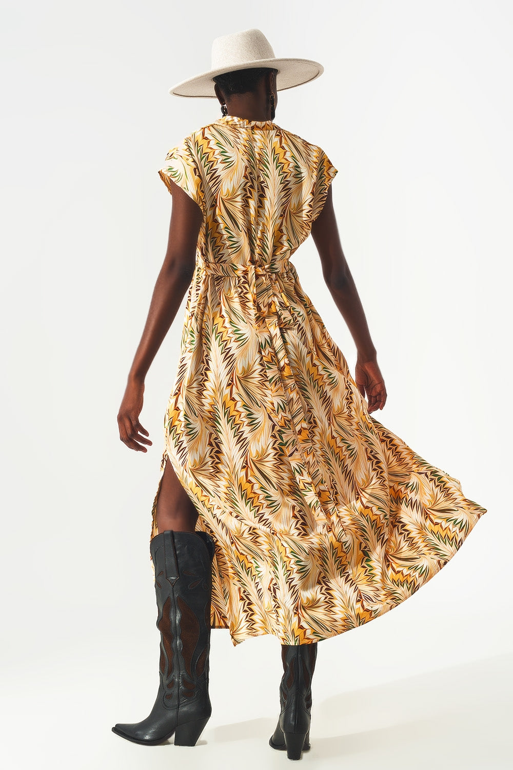 Vestido largo cruzado con mangas cortas y estampado retro abstracto