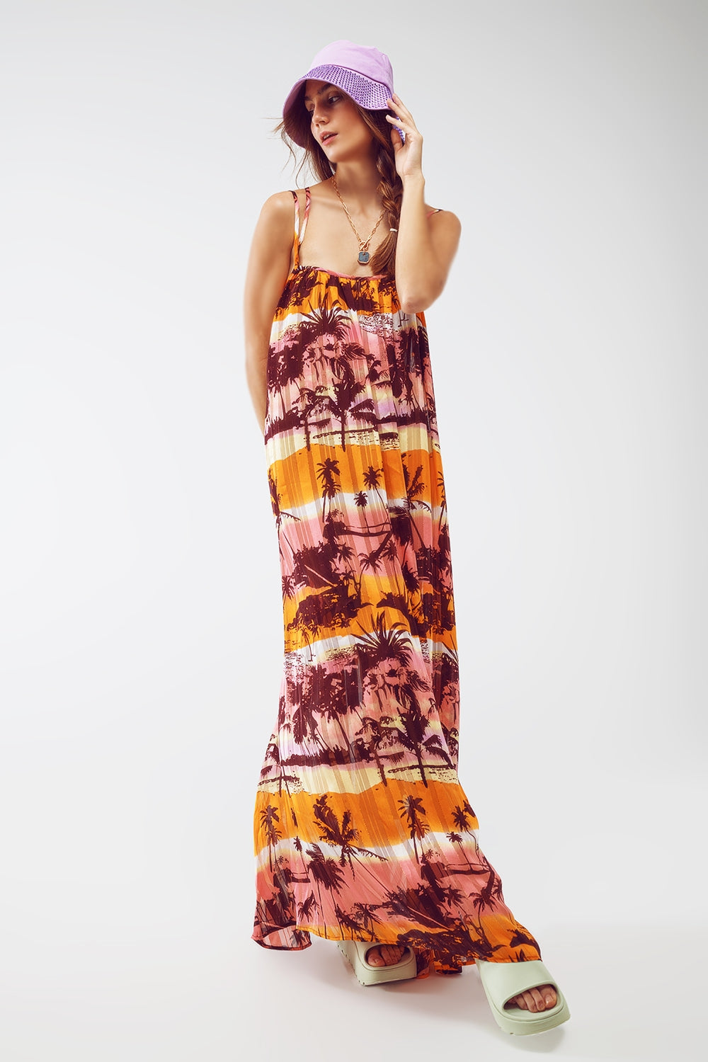 Vestido largo maxi de espalda abierta con estampado tropical en rosa