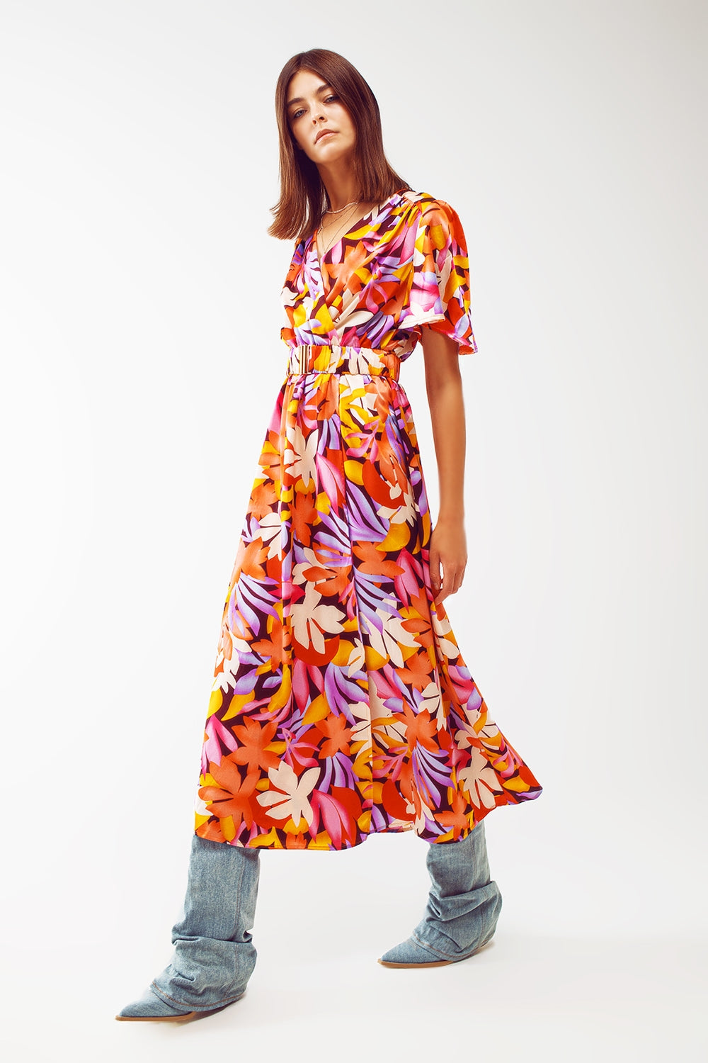 Vestido largo plisado con escote en V en multicolor