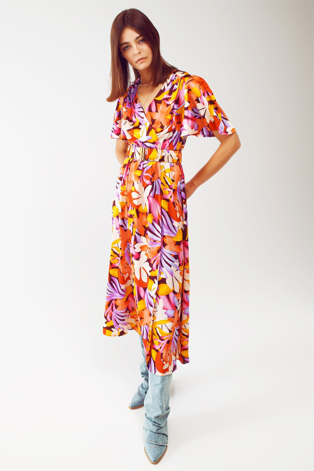 Vestido largo plisado con escote en V en multicolor