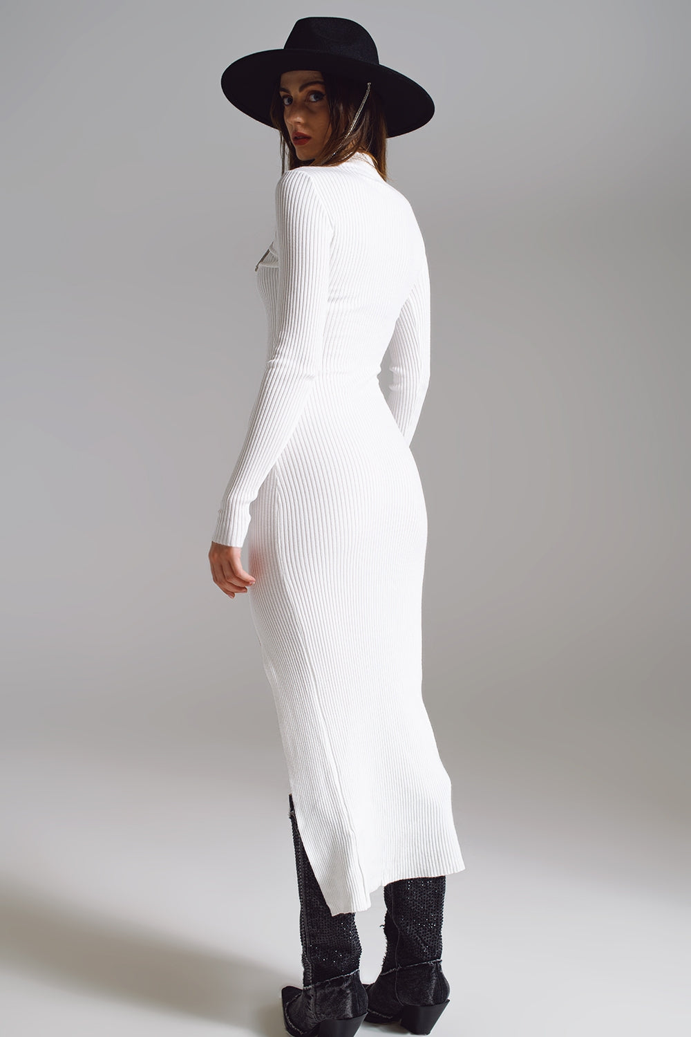 Vestido maxi de cuello alto tejido en blanco