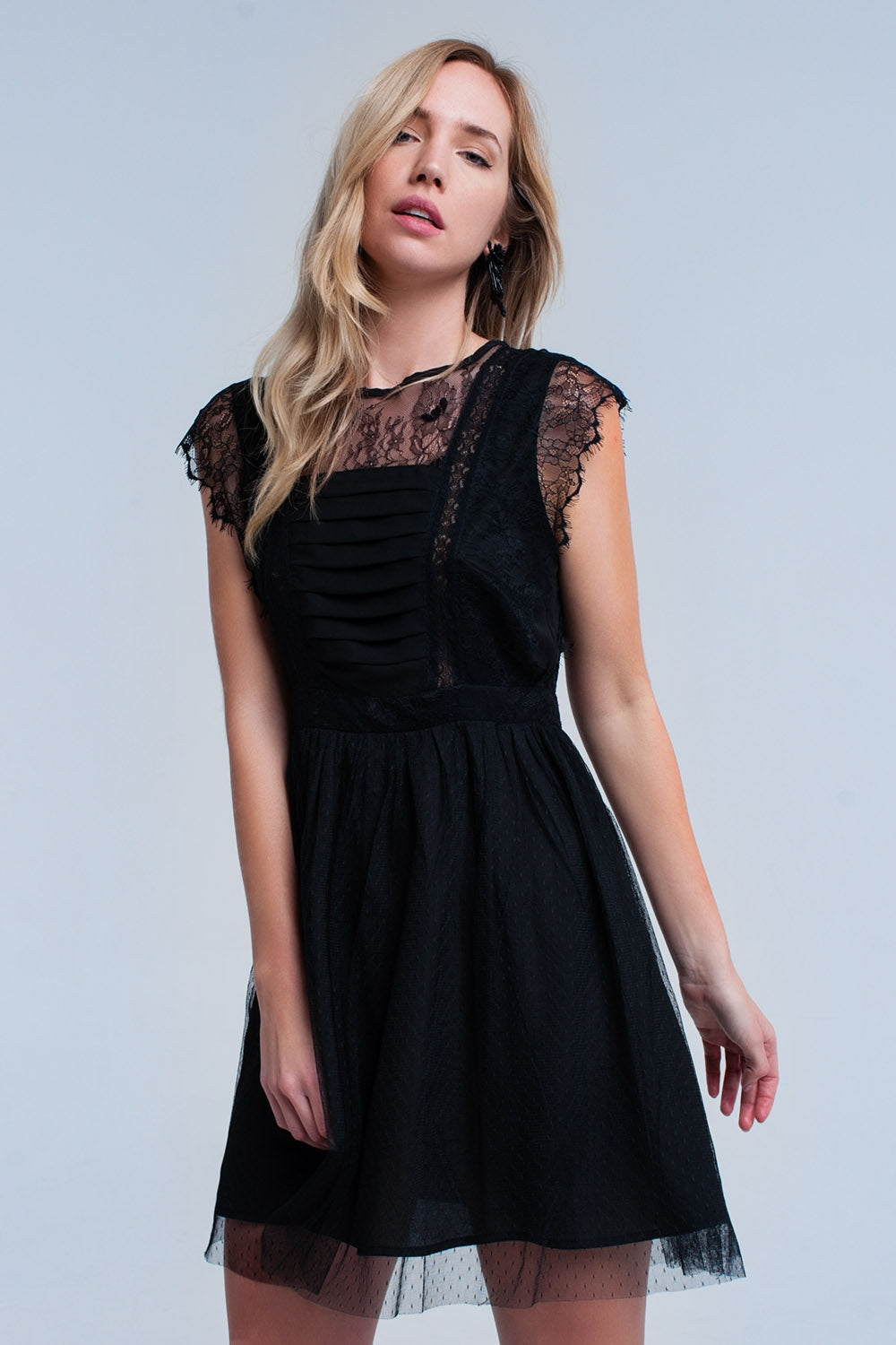 Vestido midi negro con encaje