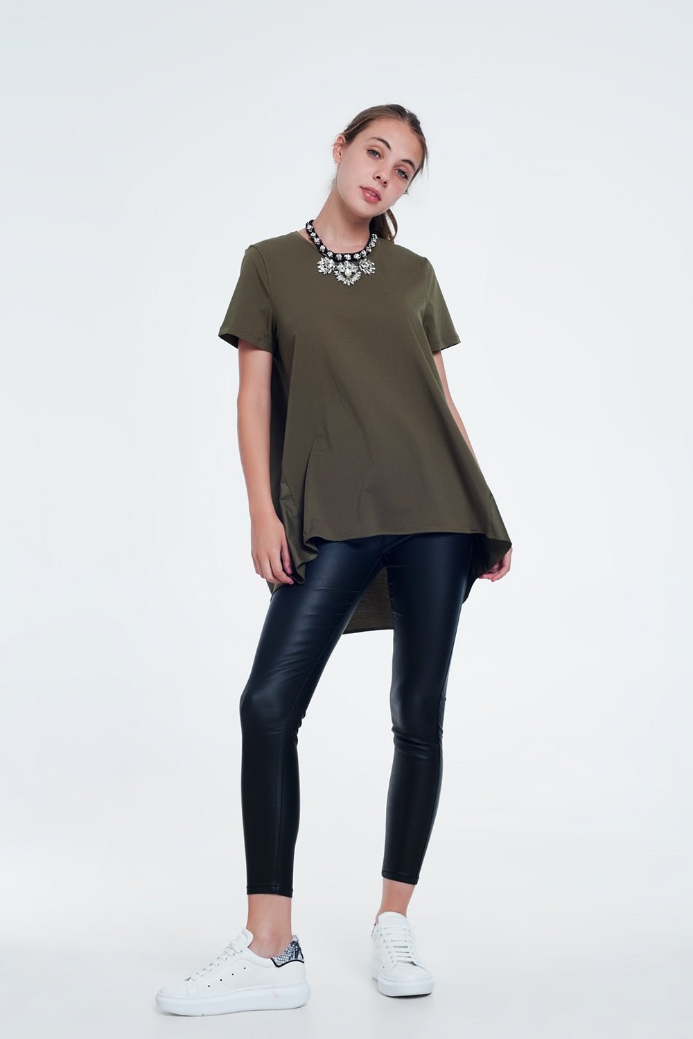 Vestido tipo camiseta en caqui