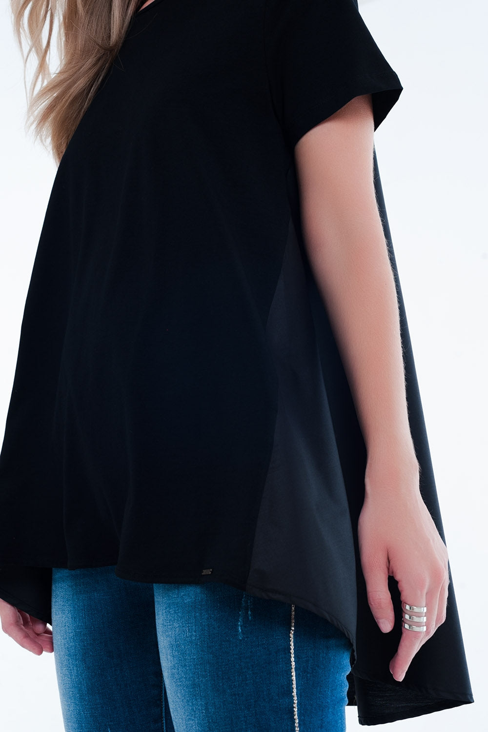 Vestido tipo camiseta en negro