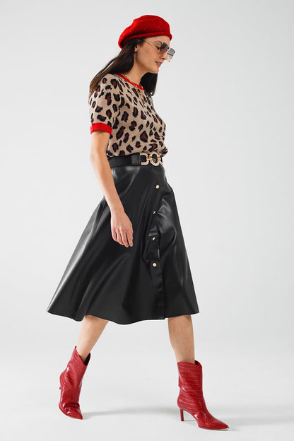 acogedora camisa tipo suéter con estampado de pantera y bordes rojos